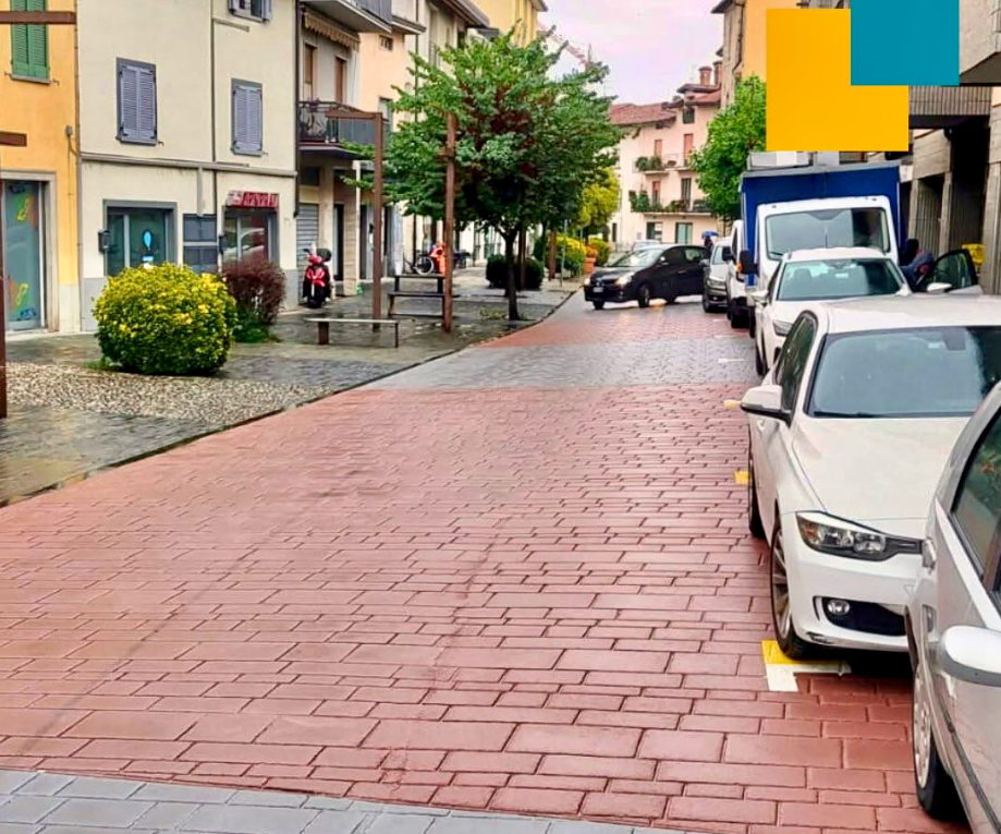 Largo Vittoria a Curno cambia volto e rinnova la pavimentazione: via le lastre dalla strada