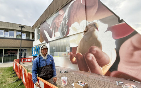 A Mozzo si respira la Pace: inaugurati il murale alla scuola Brolis e il nuovo nome del parco della Quisa