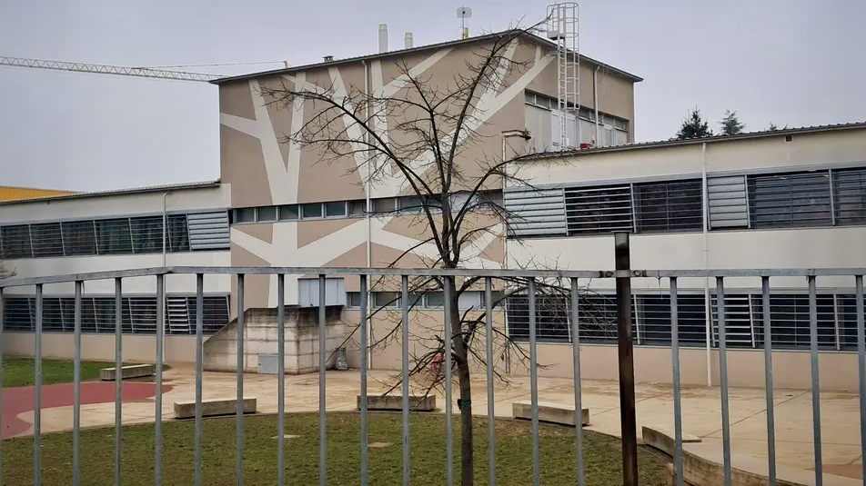 Aule allagate alla scuola elementare di Osio Sotto: lezioni sospese per 600 alunni