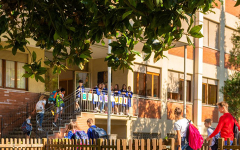 Scuola Bambino Gesù, le famiglie temono il trasferimento: «Carnovali rischia di perdere un presidio storico»