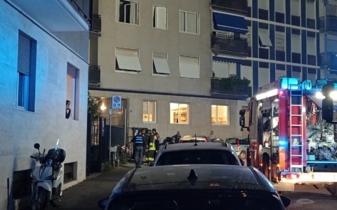 Violenta esplosione in via Longo a Bergamo, paura a Borgo Santa Caterina: ci sono dei feriti