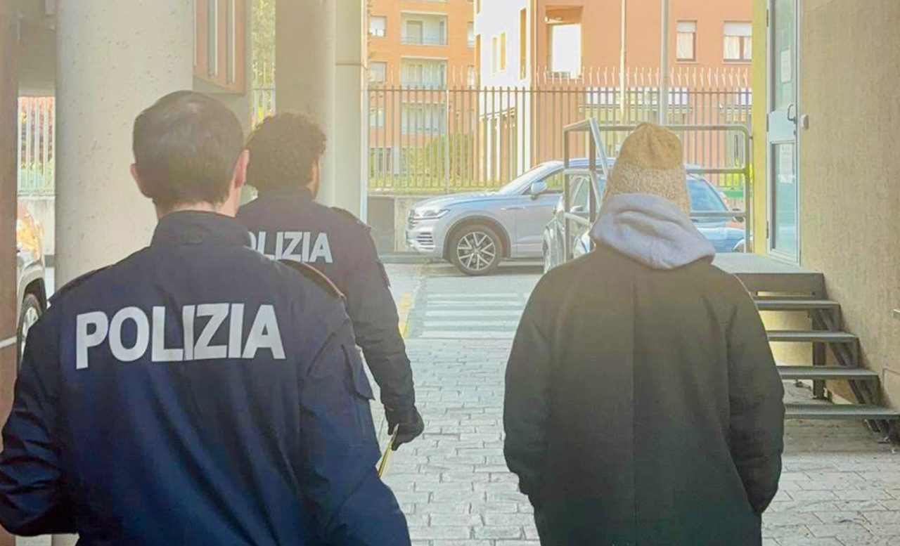 Rimpatriati due cittadini pakistani irregolari: uno è l’aggressore dell’edicolante di San Bartolomeo